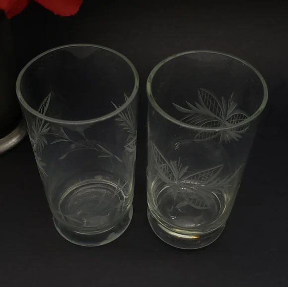 2 Vintage Etched Leaf & Flower Crystal Drinking Glasses - Picture 8 of 16